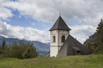 Fototapeta na wymiar Kirche im Gailtal