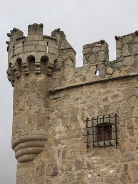 Castillo medieval y almena