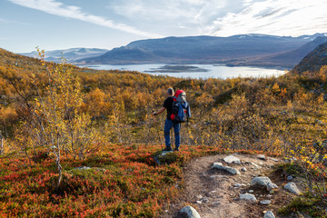 Fototapeta premium Trekking auf dem Kungsleden im Herbst, Lappland - Schweden