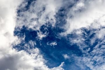 Obraz premium rain cloud in the bright sun