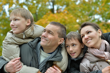 Fototapeta premium Portret rodziny relaks