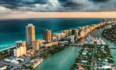 Fotobehang Luchtmening van de horizon van Miami Beach, Florida © jovannig