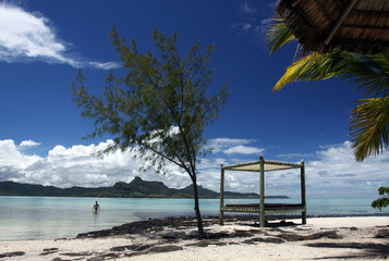 Strandbett am Strand von Mauritius