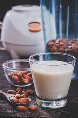 Almonds milk