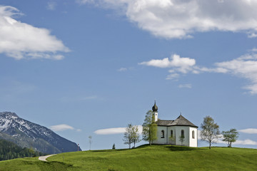 Fototapeta na wymiar Kapelle in Achenkirch am Achensee