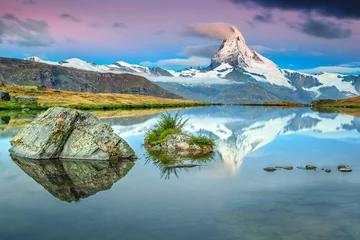 Poster Cervin Colorful sunrise with Matterhorn peak and Stellisee lake, Valais, Switzerland