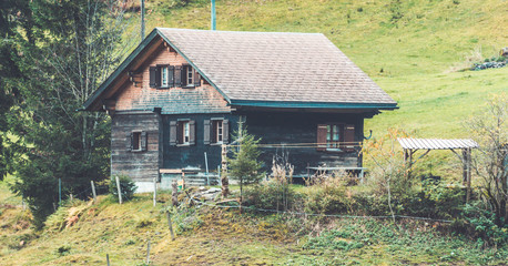 Obraz premium A gorgeous residential house and natural scenery background. (Vintage Style)