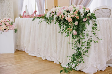 Wedding table flowers decoration
