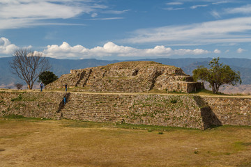 Fototapeta na wymiar Ruins of the zapotec pre-hispanic city Monte Alban, Oaxaca, Mexi