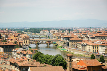 Fototapeta na wymiar Blick von der Piazza Michelangelo auf die Ponte Vecchio