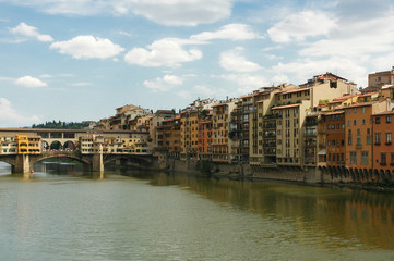 Fototapeta na wymiar Fluß Arno und Ponte Vecchio