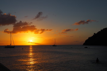 Naklejka na ściany i meble Martinique L'Anse d'Arlet coucher de soleil 