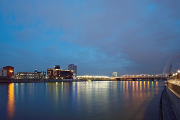 Fototapeta premium Cityscape of Mannheim as seen from Ludwigshafen in Germany.