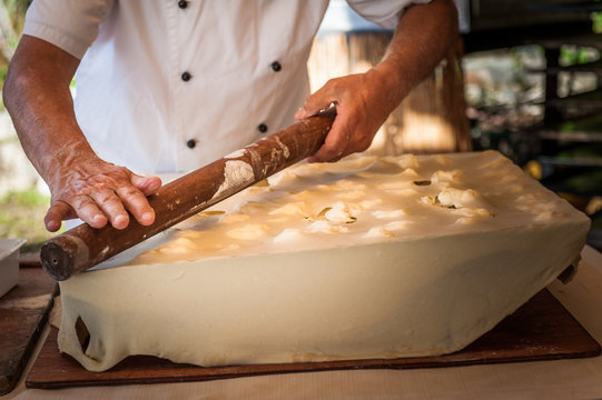 Preparazione Focaccia di Recco