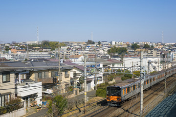 横浜市の住宅街と東急田園都市線