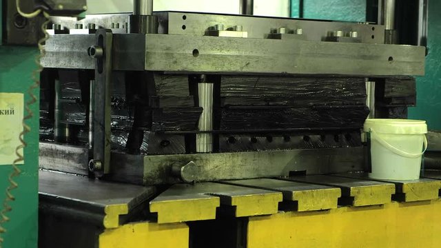 Industrial metal press