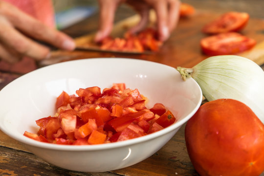 Tomates partidos en trozos, para hacer recetas