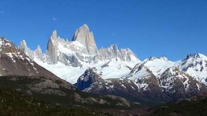 Fototapeta na wymiar Blue sky day and the stunning view of Mt Fitzroy near El Chalten in Patagonia