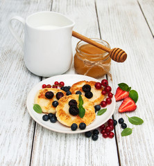 cottage cheese pancake with berries