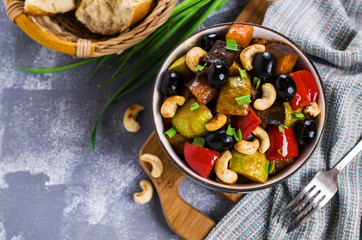 Steamed vegetables with olives