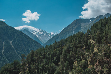 Obraz premium Elbrus, góry latem.