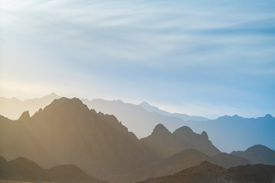 Fototapeta The beautiful mountain on the background of foggy sky