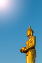 Fototapeta na wymiar Buddha alms to the sky.