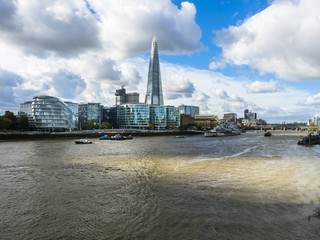 Fototapeta premium Wielka Brytania, Anglia, Londyn, widok na Tamizę i Londyn