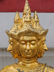 Fototapeta premium Statue à 3 têtes