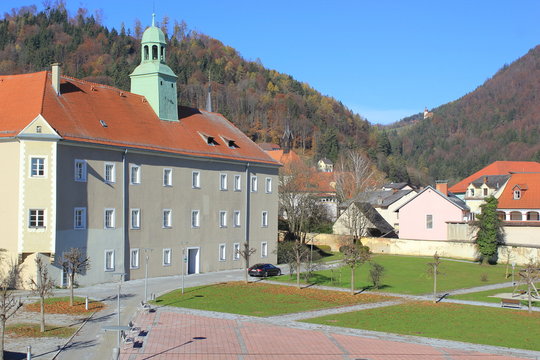 Blick auf das historische Schloss Maria Lankowitz (Steiermark)