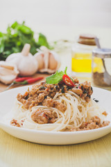 Stir-fried spicy spaghetti