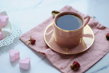 Coffee with marshmallows in pink 