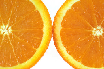 Oranges coupées en deux