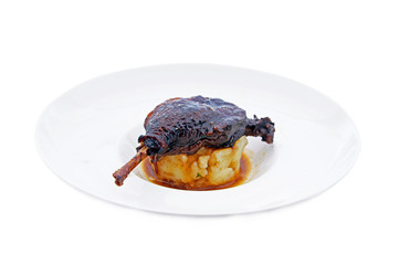 gastronomie - cuisse de canard et écrasé de pomme de terre