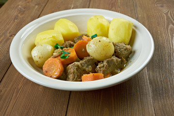 Braised beef in style Aveyron