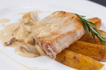 potatoes with pork and mushrooms