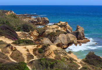 Fototapeta na wymiar Atlantic rocky coast view (Algarve, Portugal).