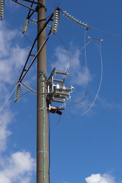 35 kV recloser mounting  overhead lines pillar.