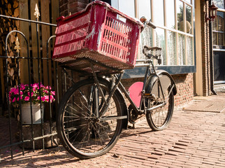 Fototapeta na wymiar Old bicycle in Bunschoten-Spakenburg , Utrecht, Holland, NLD