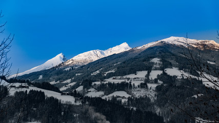 Fototapeta na wymiar beautiful winter landscape in the austrian alps