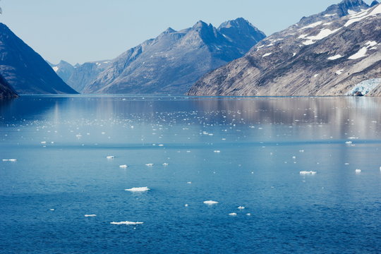Fjord met ijs