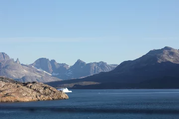 Wandaufkleber Die unberührten Berge Grönlands © atleetalie