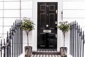 Obraz premium Door entrance in rich area of Chiswick