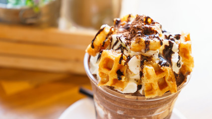 chocolate frappe topping by waffle