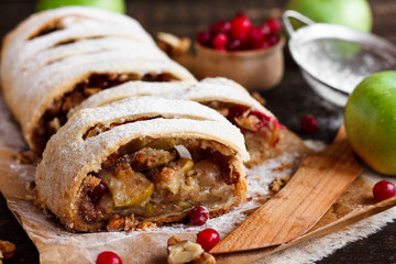 apple strudel with cranberries and walnuts