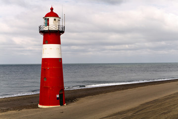 Fototapeta premium Leuchtturm, niederländische Nordseeküste