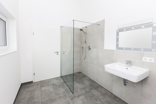 Modern Bathroom