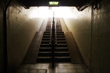 地下道と階段