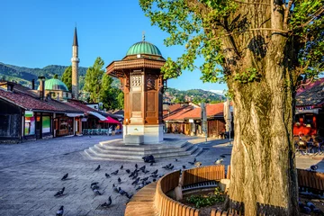 Crédence de cuisine en verre imprimé Lieux européens Sebilj fountain in the Old Town of Sarajevo, Bosnia