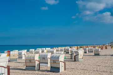 Strand und Strandk&ouml;rbe in Dahme